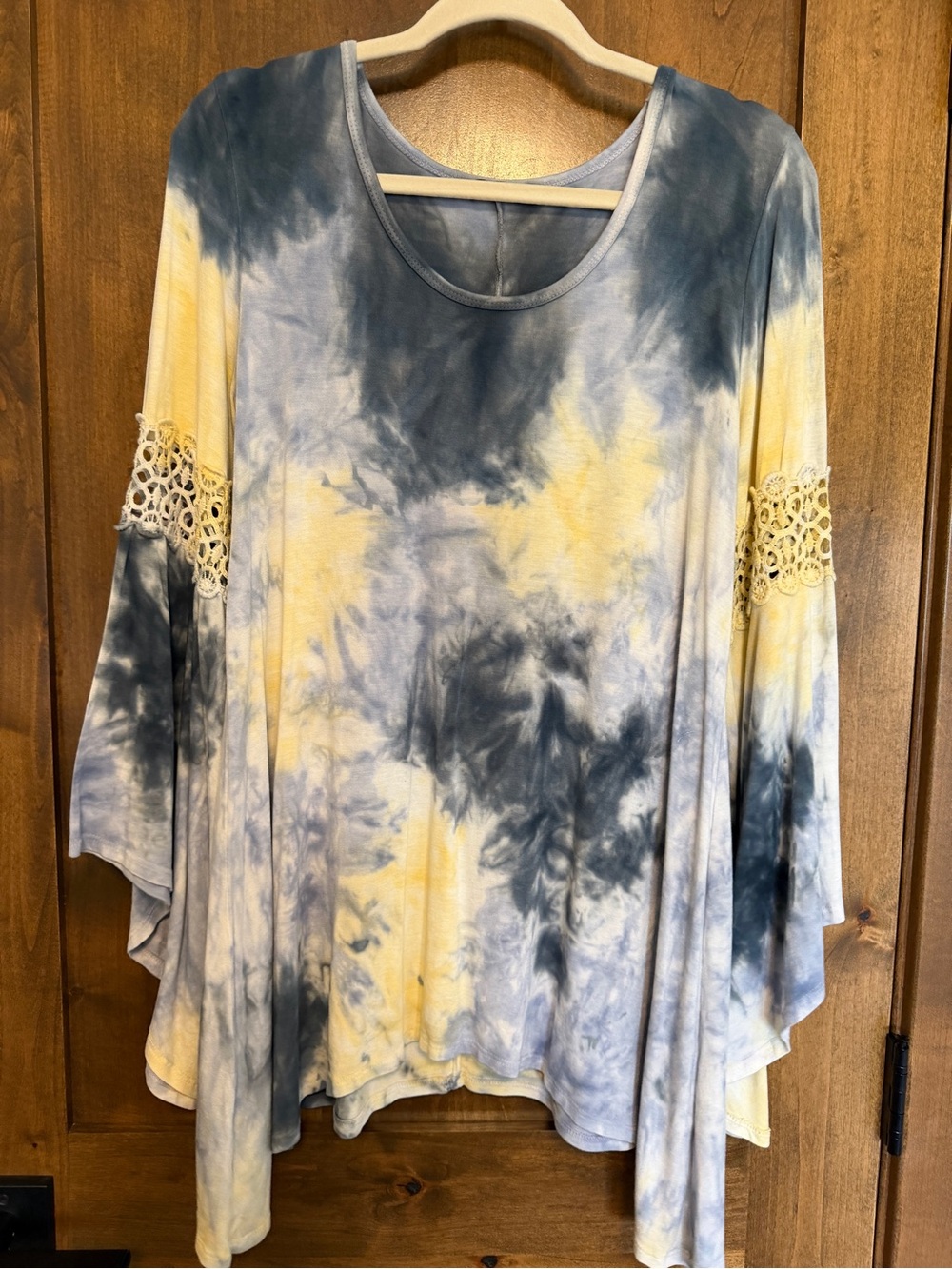 T Party tie dye shirt with bell sleeves, size L NWOT